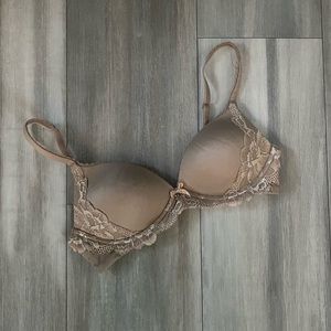 Body by Victoria's Secret Bra - 34B